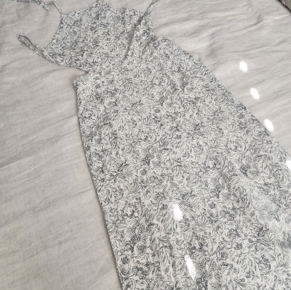 Backless Roe + May white/ivory and black floral maxi dress - Picture 7 of 9